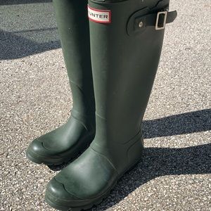 Hunter Women’s Original Tall Rainboots in Green